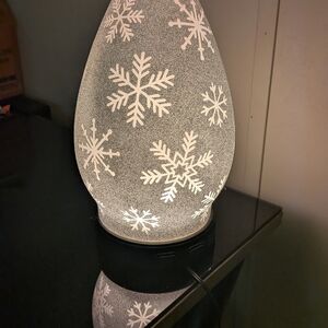 Scentsy Snowflake Warmer - White and Gray